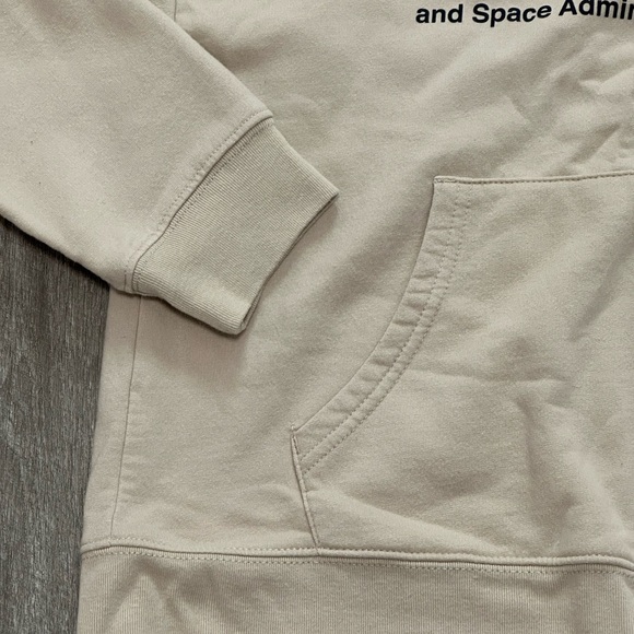 Men’s Old Navy Medium NASA USA Soft Fleece Pullover Hoodie Sweatshirt Kangaroo - Picture 6 of 9